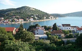 Apartments Luka